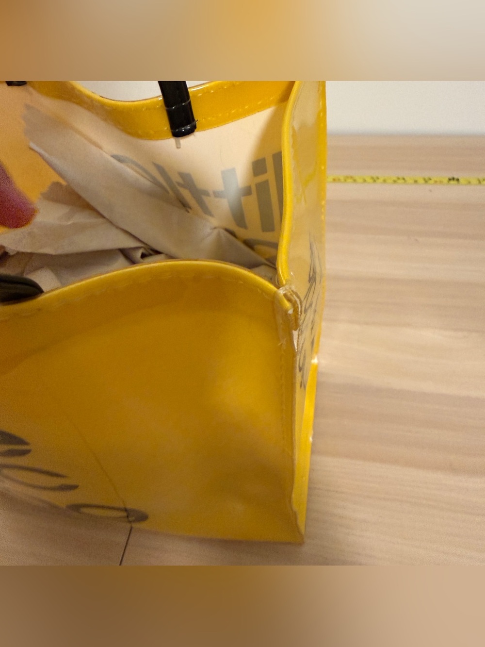 Bloomingdale’s Little NYC Bag Yellow Black Logo Glossy Tote Y2K Streetwear VTG - Picture 6 of 11